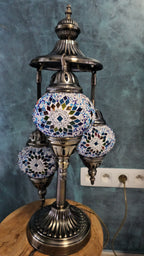 Lampe mosaïque bleue et ambre – Harmonie et éclat