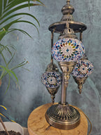 Lampe mosaïque bleue et ambre – Harmonie et éclat