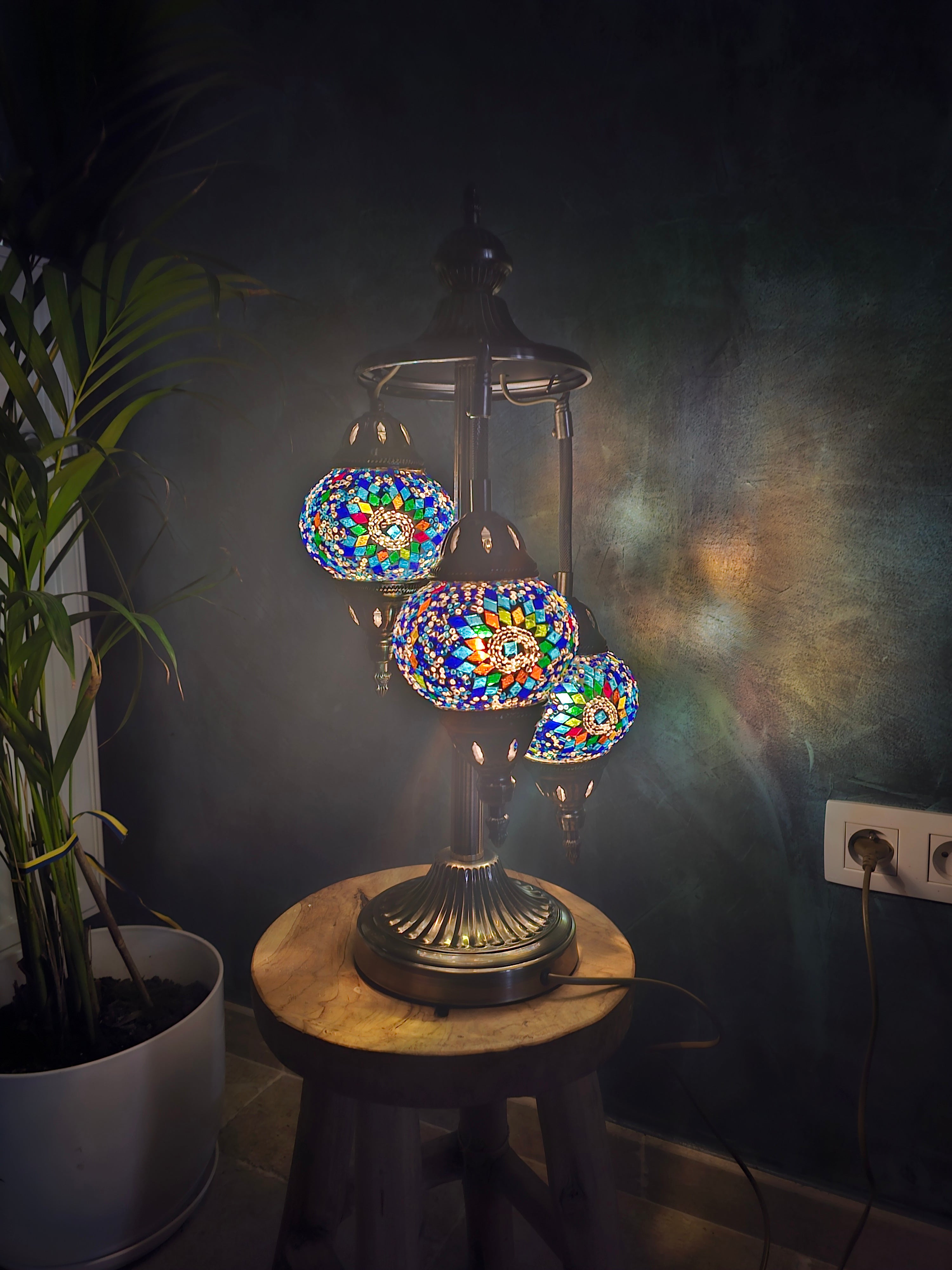 Lampe mosaïque bleue et ambre – Harmonie et éclat