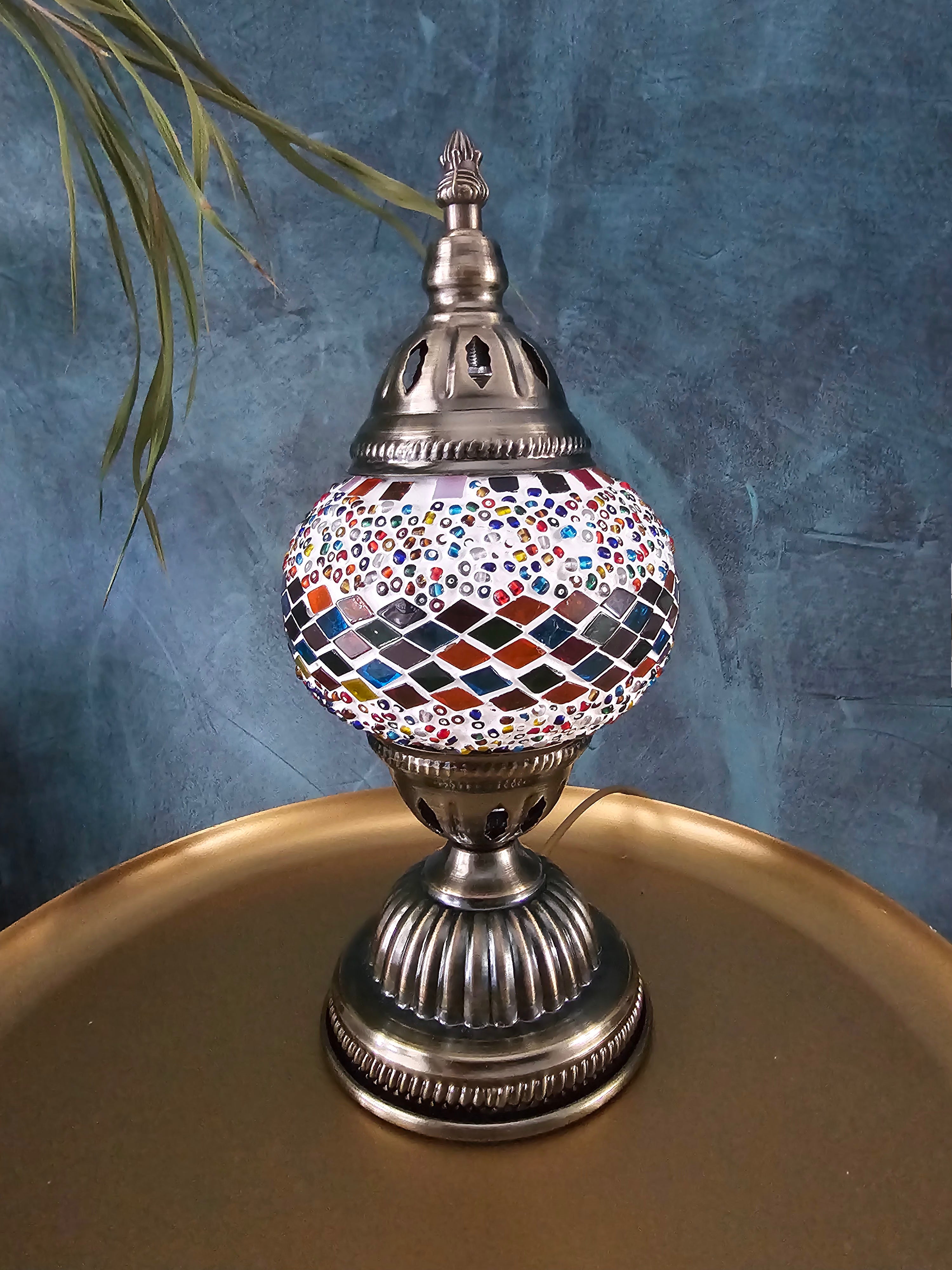 Lampe mosaïque artisanale – Éclat multicolore – 28 cm