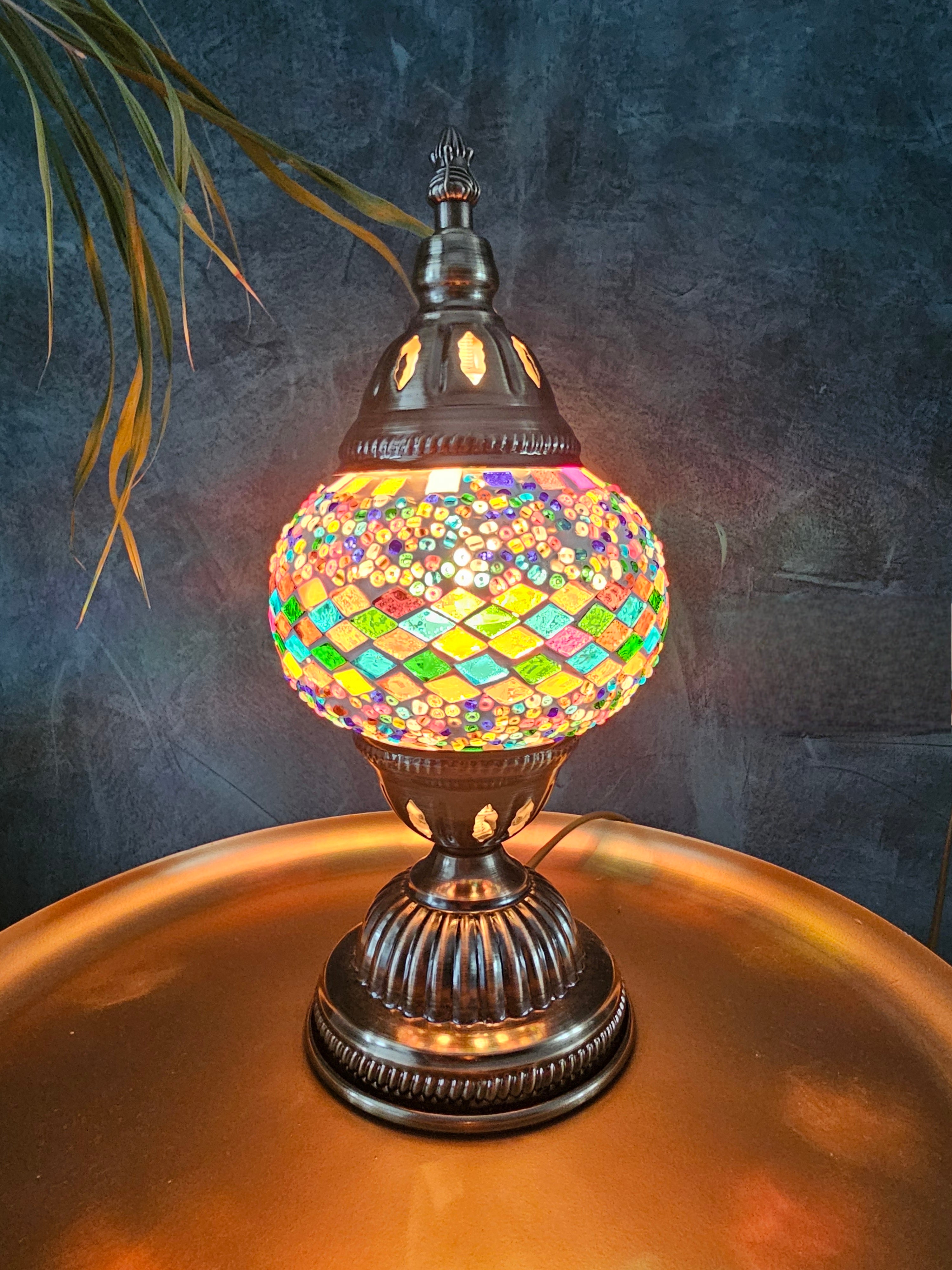 Lampe mosaïque artisanale – Éclat multicolore – 28 cm