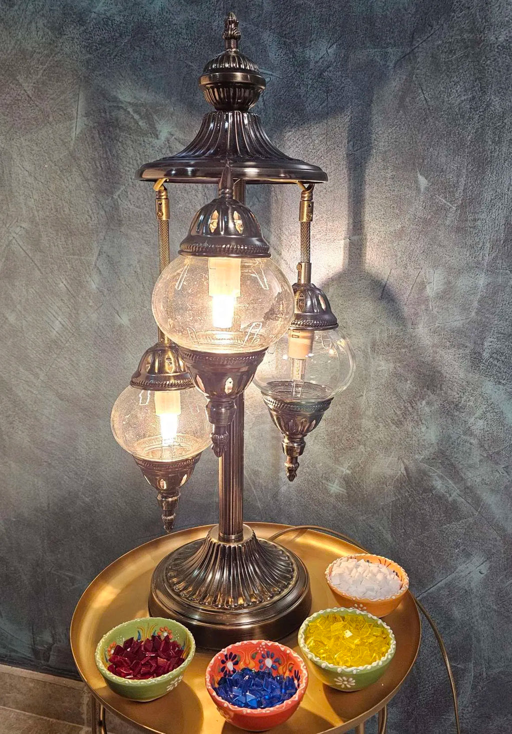 Matériel fourni pour atelier lampe mosaïque 3 globes - tesselles verre coloré et outils artisanaux