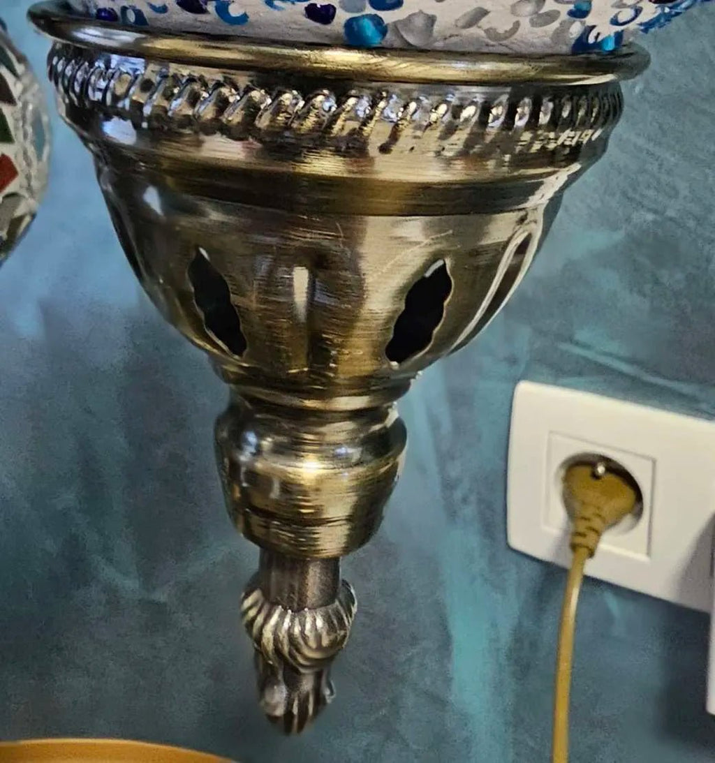 Attache métallique globe lampe mosaïque turque détail assemblage