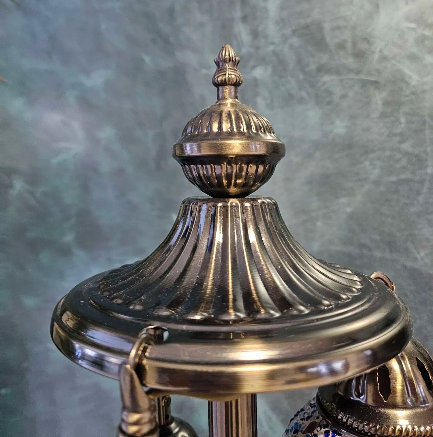 Chapeau décoratif argenté lampe mosaïque turque multicolore finition artisanale