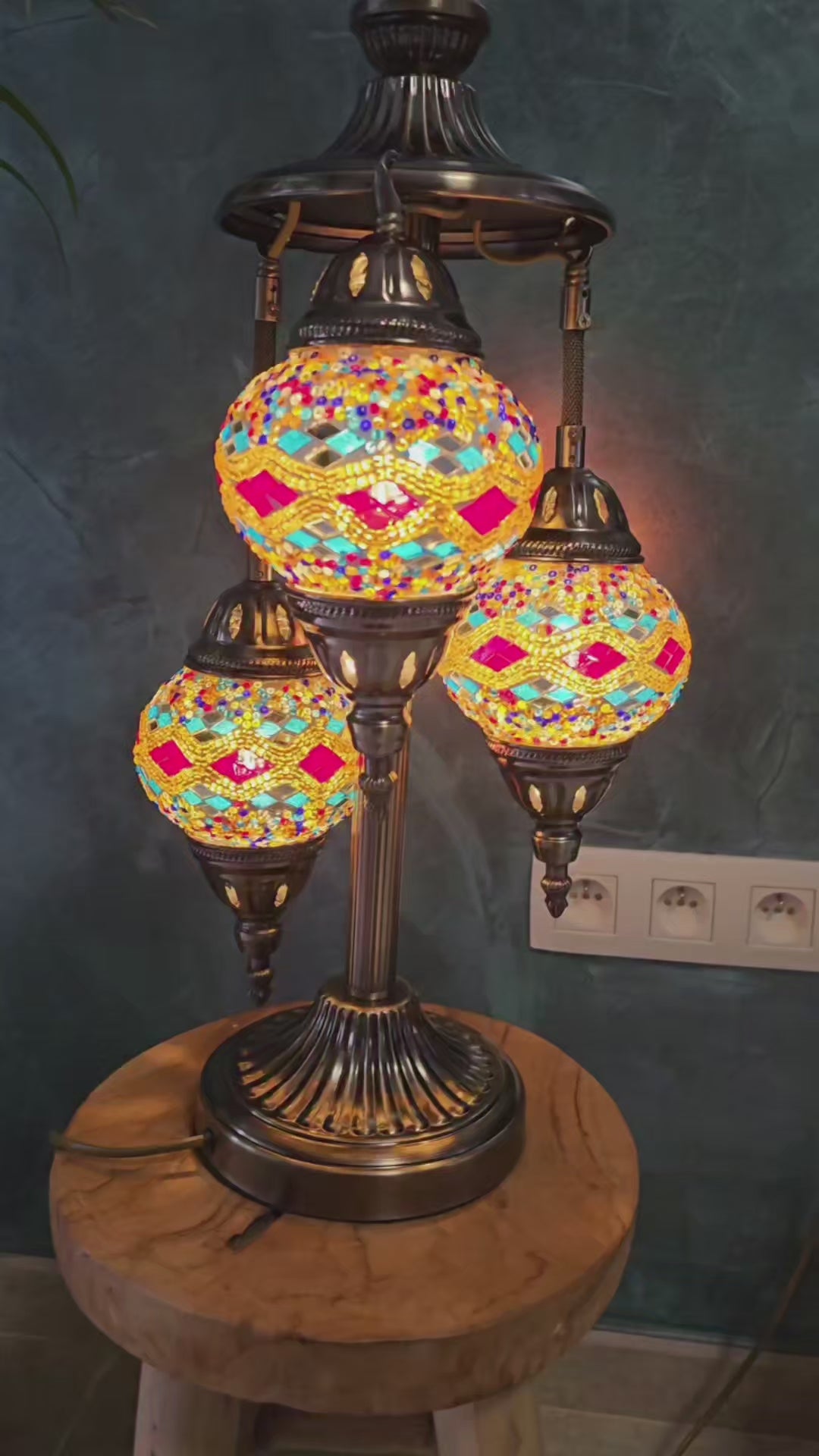 Lampe mosaïque rouge et or – Éclat chaleureux